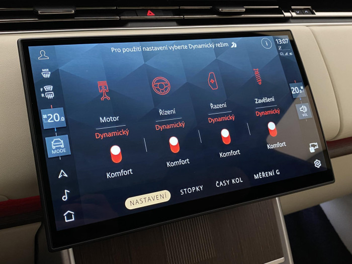 Land Rover Range Rover P550e AUTOBIOGRAPHY SWB