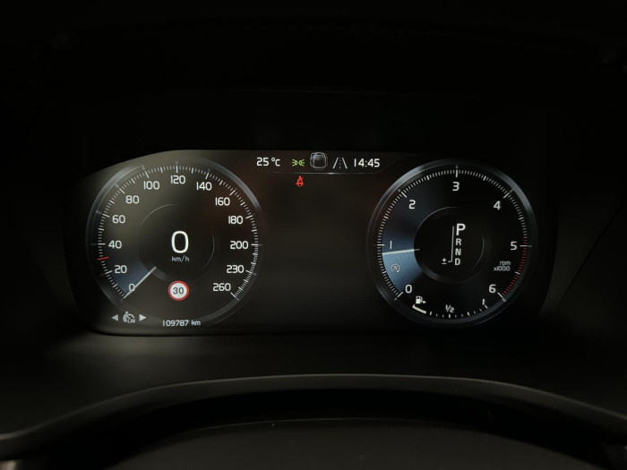 Volvo V60 D3 MOMENTUM PRO AUT REZERVACE 2.0 d Momentum