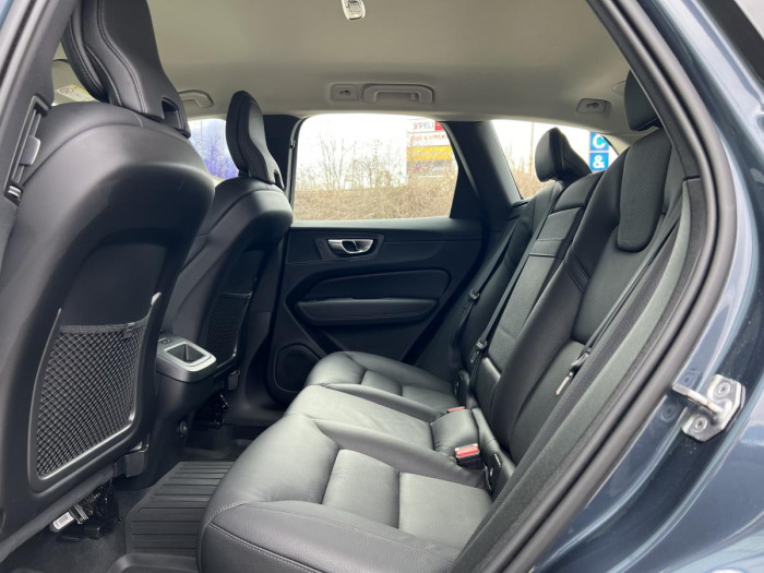 Volvo XC60 B4 MOMENTUM Aut 2.0 Momentum