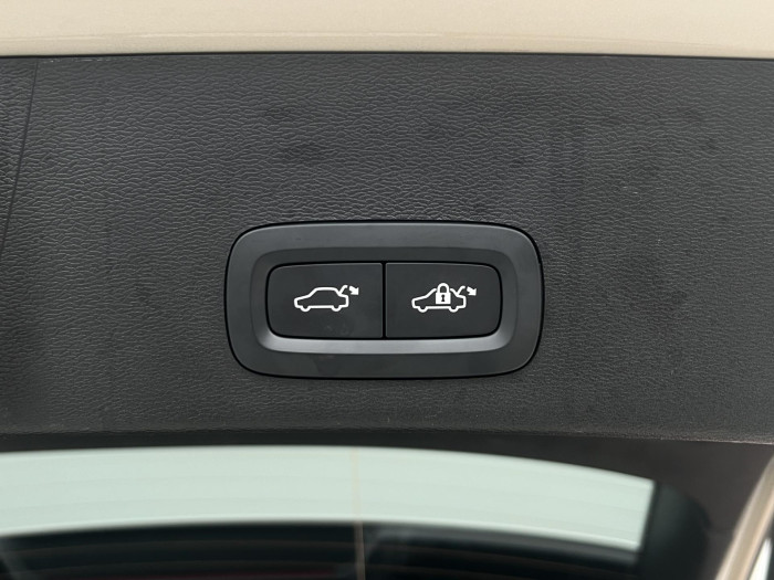 Volvo EX40 PURE ELECTRIC TWIN PLUS AUT CZ