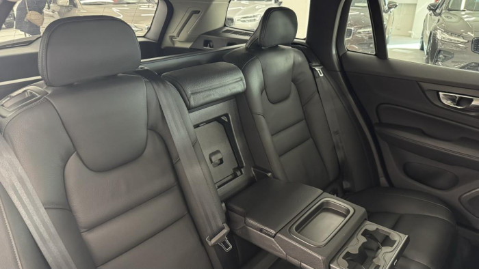 Volvo V60 D4 INSCRIPTION AUT REZERVACE 2.0 d