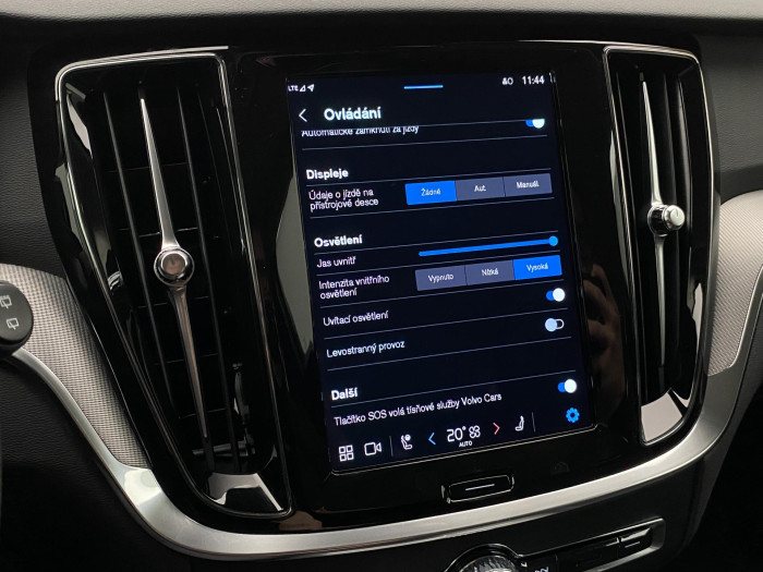 Volvo V60 B4 R-DESIGN AUT CZ