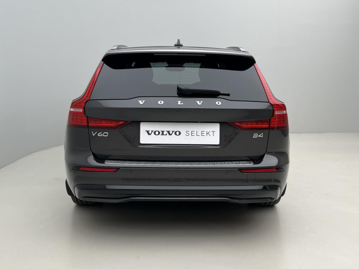 Volvo V60 B4 PLUS DARK AUT 1.maj.