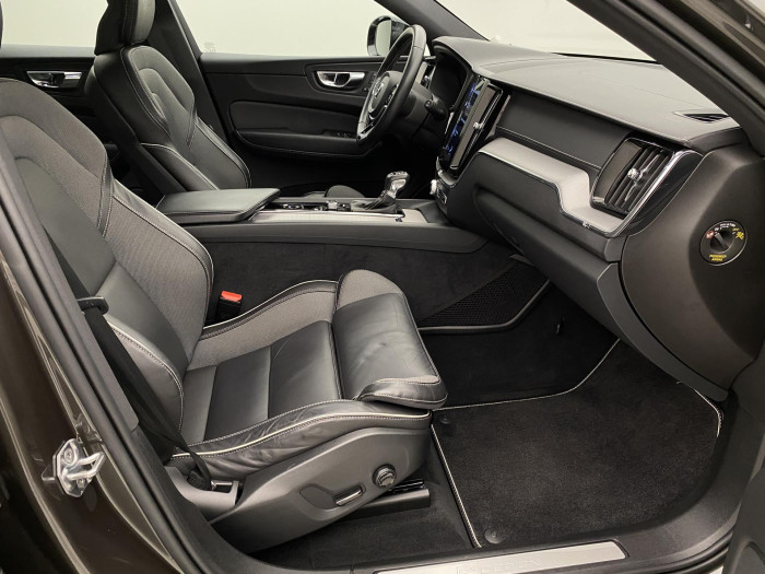 Volvo XC60 D4 R-DESIGN AUT 2.0 d