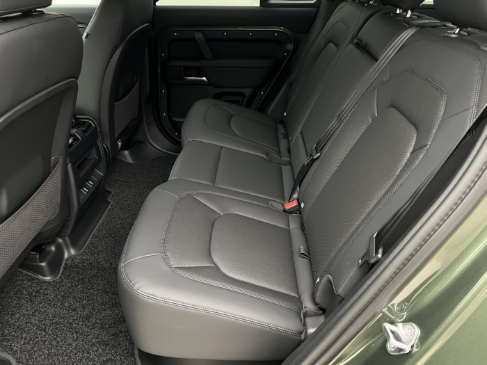 Land Rover Defender 110 D250 X-DYNAMIC SE AWD Aut 3.0 d Dynamic SE