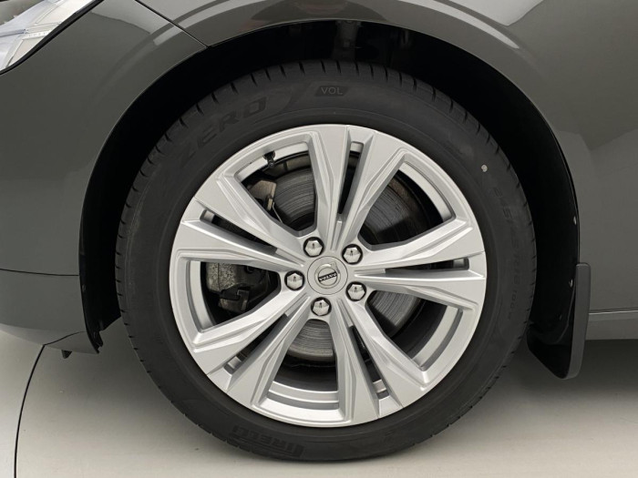 Volvo V90 B4 MOMENTUM AUT REZERVECE 2.0 Momentum