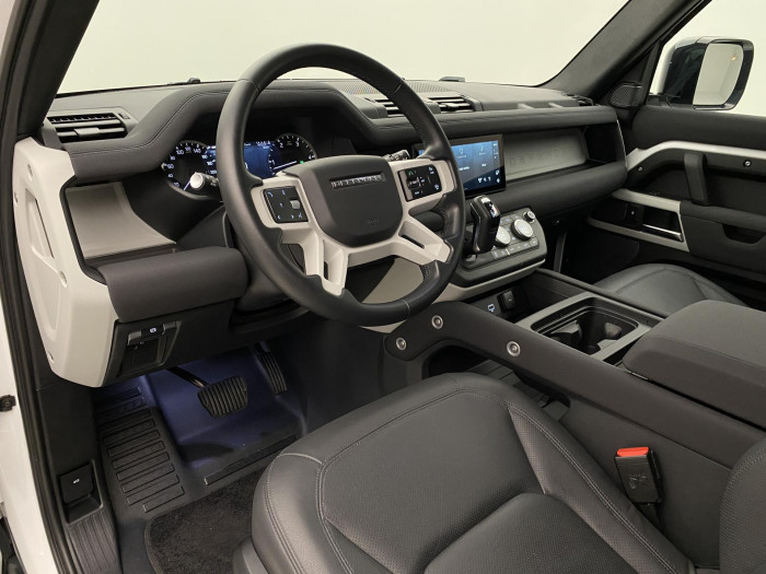 Land Rover Defender D250 SE AWD AUT REZERVACE 3.0 d SE