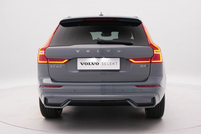 Volvo XC60 B4 AWD PLUS DARK AUT REZERVACE