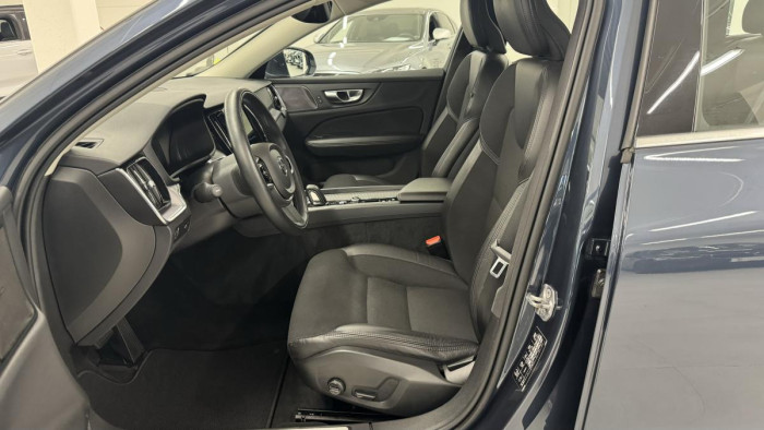 Volvo V60 B4 MOMENTUM ADVANCED REZERVACE 2.0 Momentum