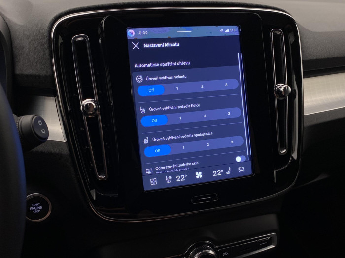 Volvo XC40 B3 DARK PLUS AUT CZ