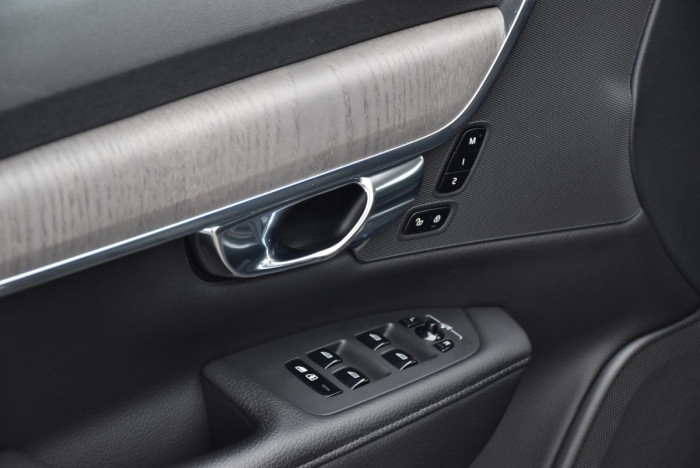 Volvo V90 CC D4 MOMENTUM REZERVACE 2.0 d CC CC Momentum