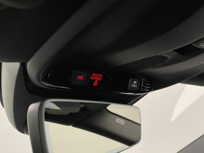 Volvo V40 T3 R-DESIGN AUT
