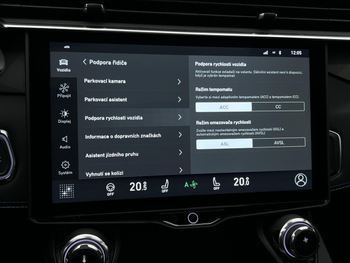 Lynk & Co 01 PHEV DCT AUT 1.maj.