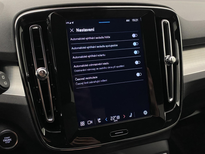 Volvo XC40 B3 DARK PLUS AUT CZ