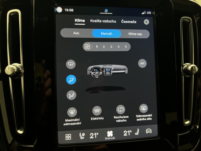 Volvo XC40 B3 DARK PLUS AUT