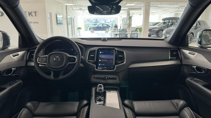 Volvo XC90 T8 AWD RECHARGE REZERVACE