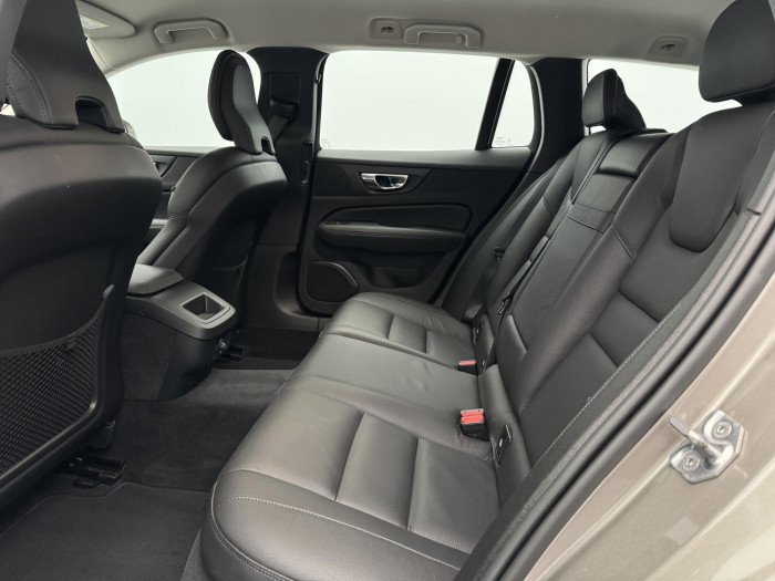Volvo V60 D3 MOMENTUM PRO AUT 1.maj. 2.0 d Momentum