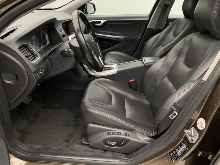 Volvo V60 CC D4 AWD SUMMUM AUT 2.4 d CC CC Summum