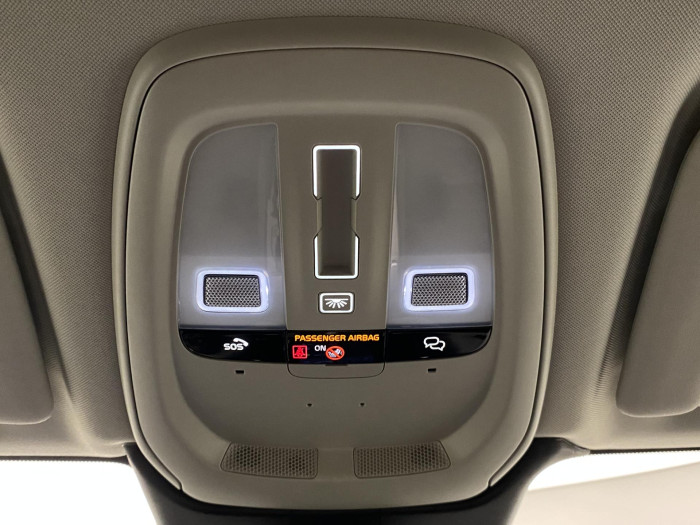 Volvo XC60 T6 AWD PLUG-IN REZERVACE