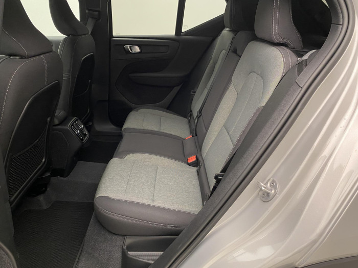 Volvo XC40 B4 DARK PLUS AUT CZ