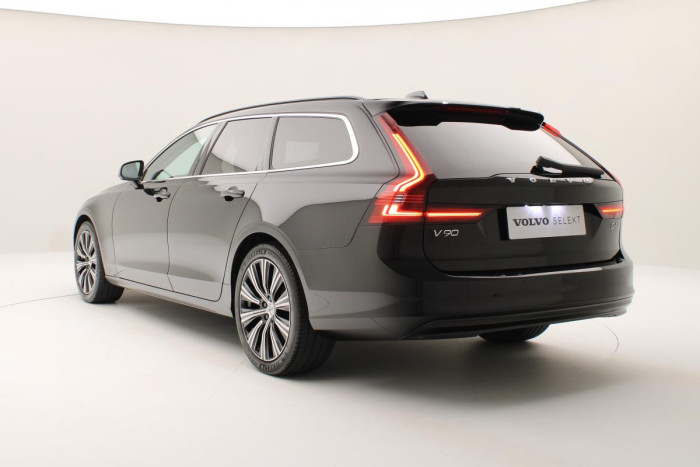 Volvo V90 B4 AWD CORE AUT REZERVACE