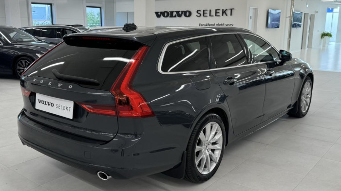 Volvo V90 D4 MOMENTUM REZERVACE 2.0 d Momentum