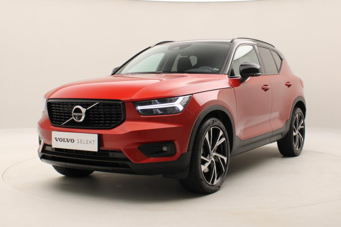 Volvo XC40 D4 AWD R-DESIGN AUT CZ 1.maj 2.0 d