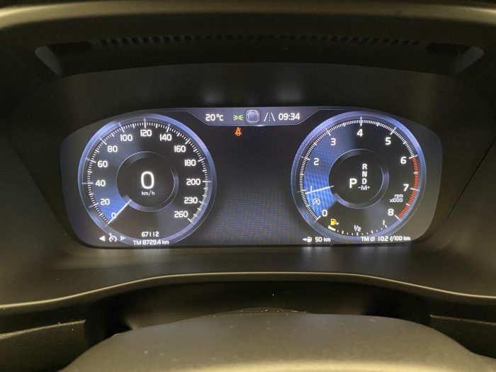 Volvo XC40 T4 MOMENTUM AUT CZ 2.0 Momentum