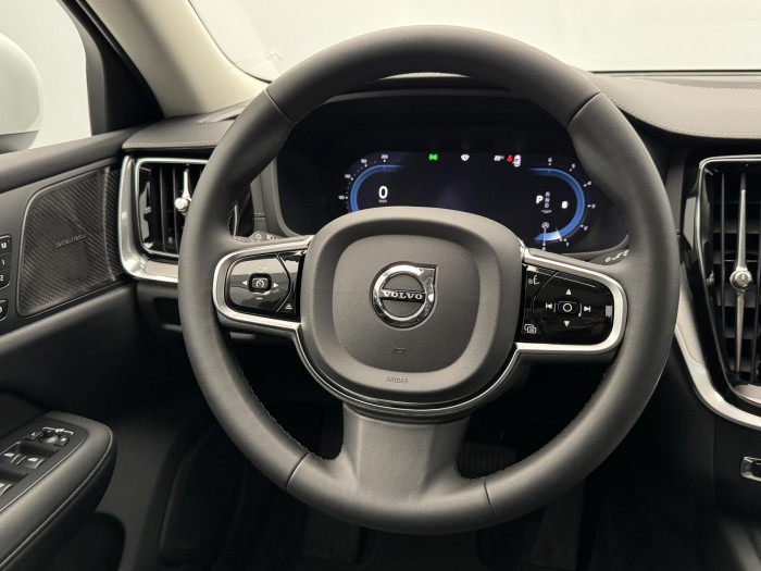 Volvo V60 CC B4 AWD ULTIMATE REZERVACE 2.0 CC CC