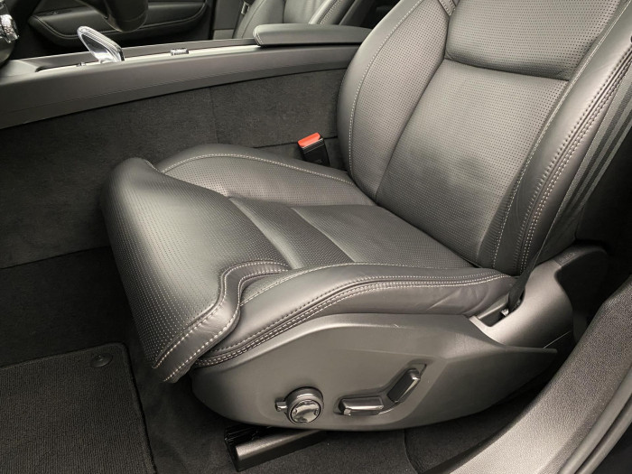 Volvo XC60 T6 AWD ULTRA DARK AUT CZ