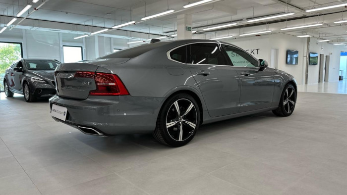 Volvo S90 D4 AWD R-DESIGN AUT REZERVACE 2.0 d
