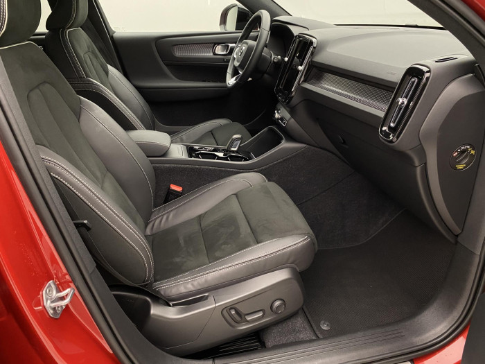 Volvo XC40 B4 AWD R-DESIGN AUT CZ