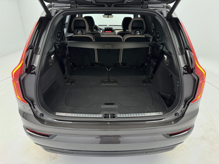 Volvo XC90 T8 AWD RECHARGE DARK ULTRA 7m