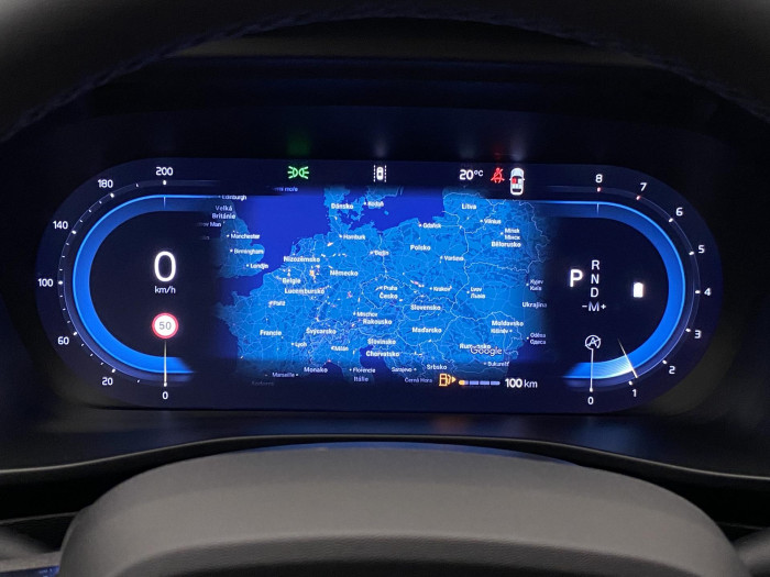 Volvo XC40 B3 DARK PLUS AUT CZ