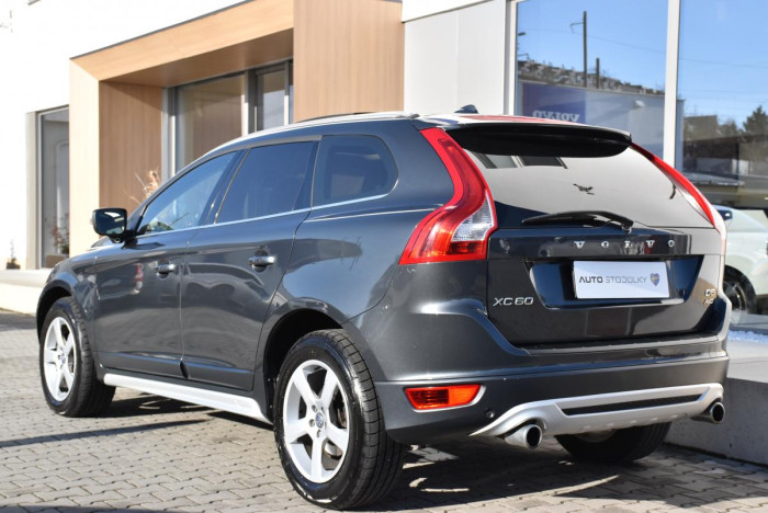Volvo XC60 D5 AWD R-Design REZERVACE 2.4 d