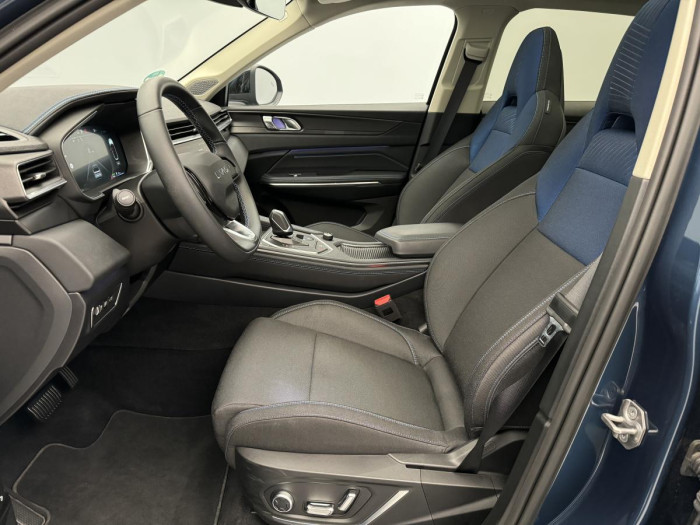 Lynk & Co 01 PHEV DCT AUT 1.maj. REZERVACE