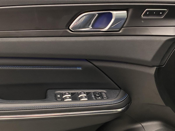 Lynk & Co 01 PHEV DCT AUT 1.maj. REZERVACE