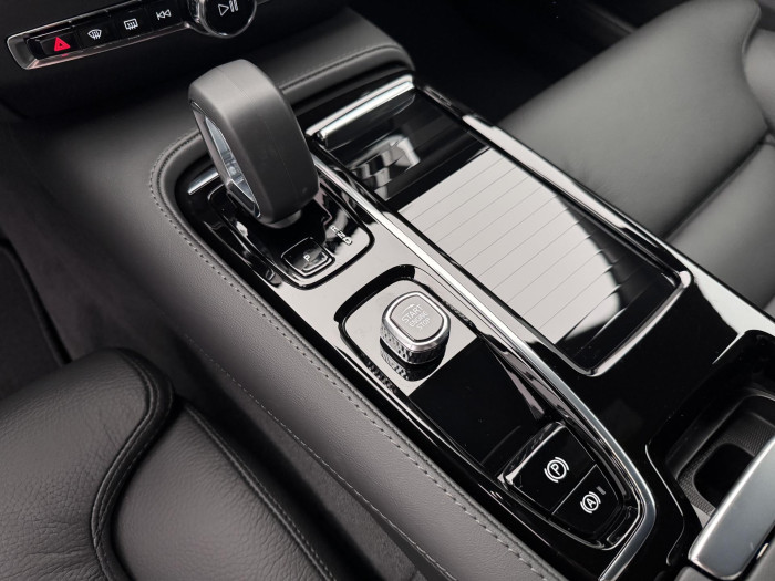 Volvo V60 T6 AWD Plug-in DARK PLUS