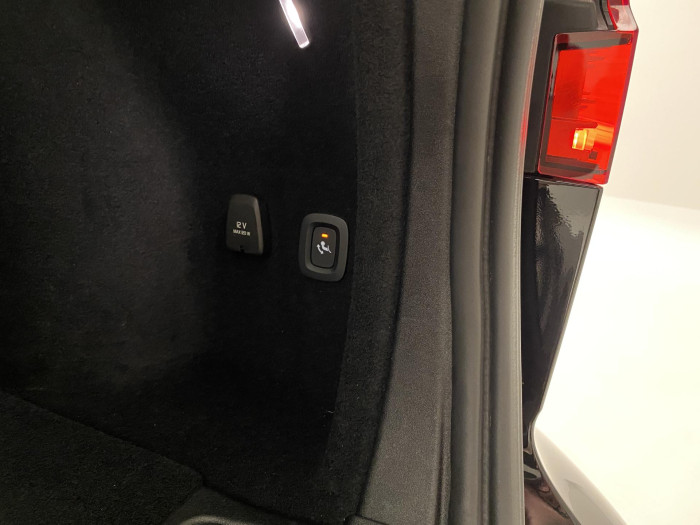 Volvo V60 B3 DARK PLUS REZERVACE