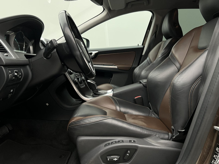 Volvo XC60 D5 AWD SUMMUM AUT CZ 2.4 d Summum