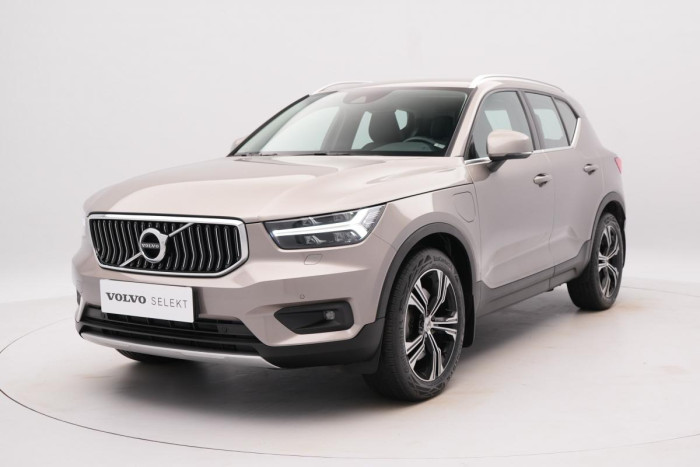 Volvo XC40 T5 RECHARGE REZERVACE