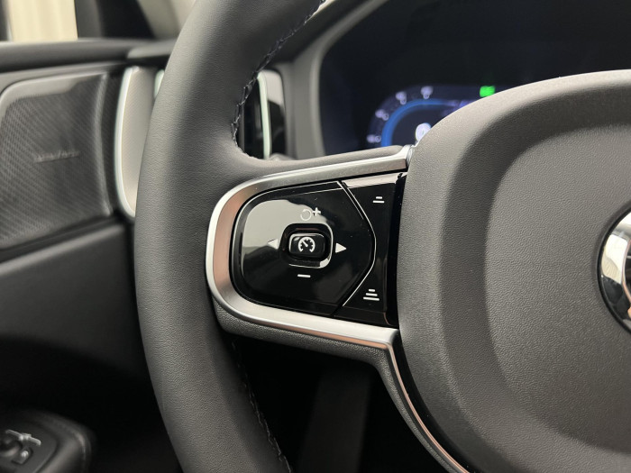 Volvo XC60 B4 AWD PLUS DARK AUT 1.maj.