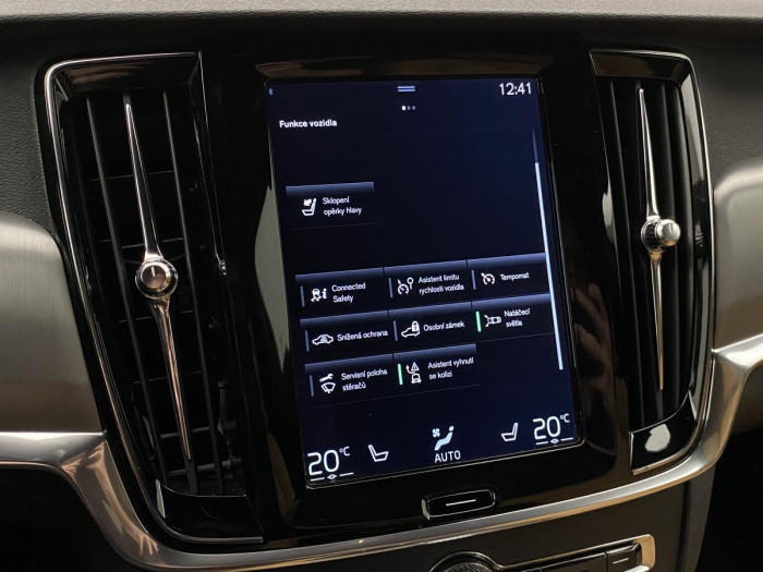 Volvo V90 D5 AWD MOMENTUM REZERVACE 2.0 d Momentum