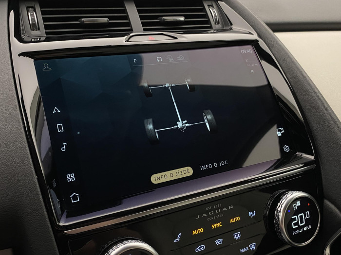 Jaguar E-Pace P200 S AWD AUT REZERVACE