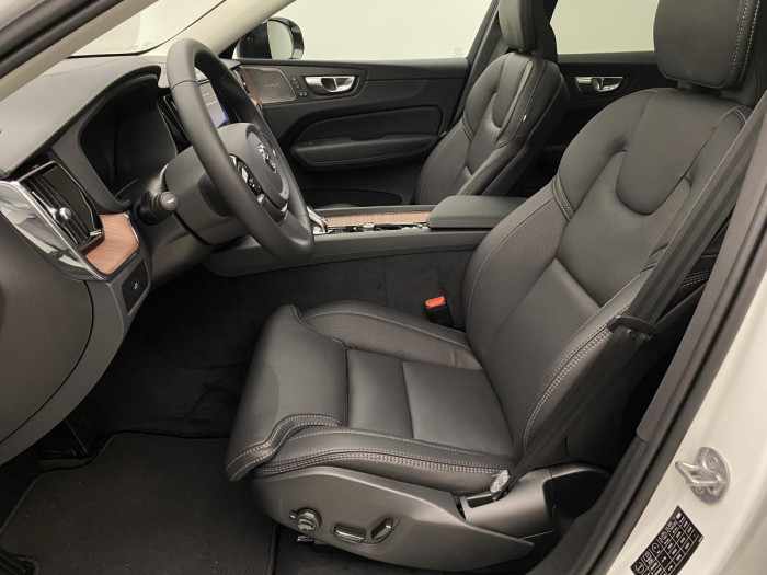 Volvo XC60 B4 AWD AUT DARK ULTIMATE