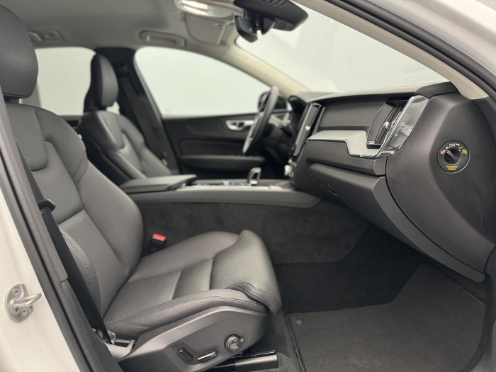 Volvo XC60 B4 AWD DARK PLUS REZERVACE