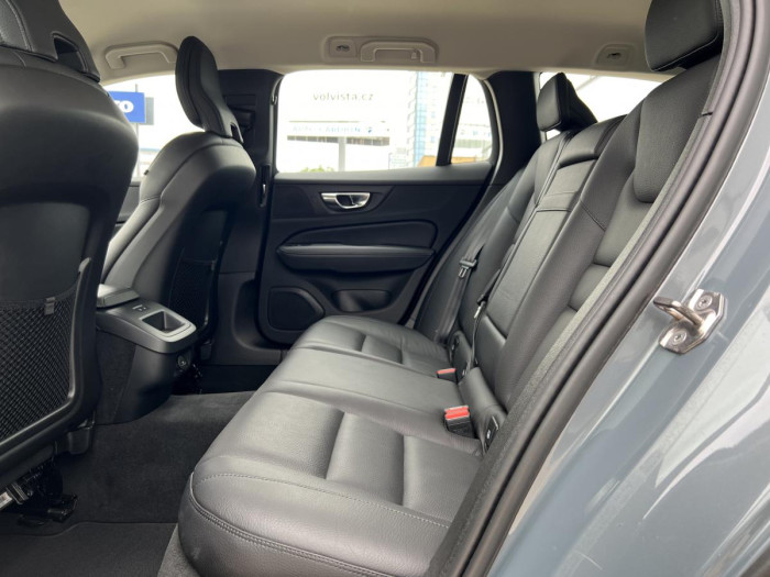 Volvo V60 CROSS COUNTRY B4 AWD Aut 1.maj