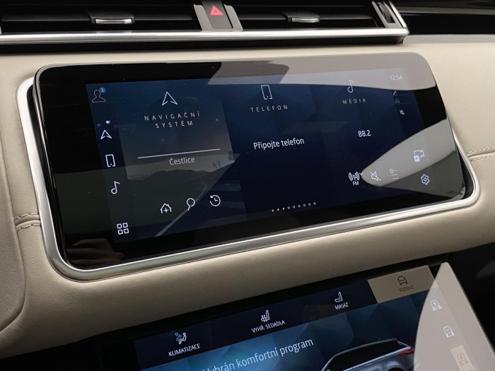 Land Rover Range Rover Velar D300 R-DYNAMIC HSE  REZERVACE 3.0 d Dynamic