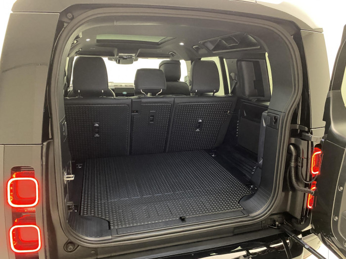 Land Rover Defender 110 D300 X-DYNAMIC HSE AWD AUT 3.0 d Dynamic