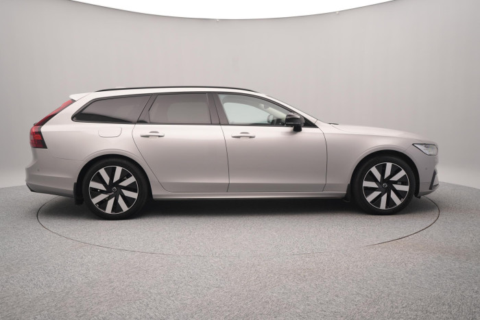 Volvo V90 T6 AWD RECHARGE DARK 1.maj